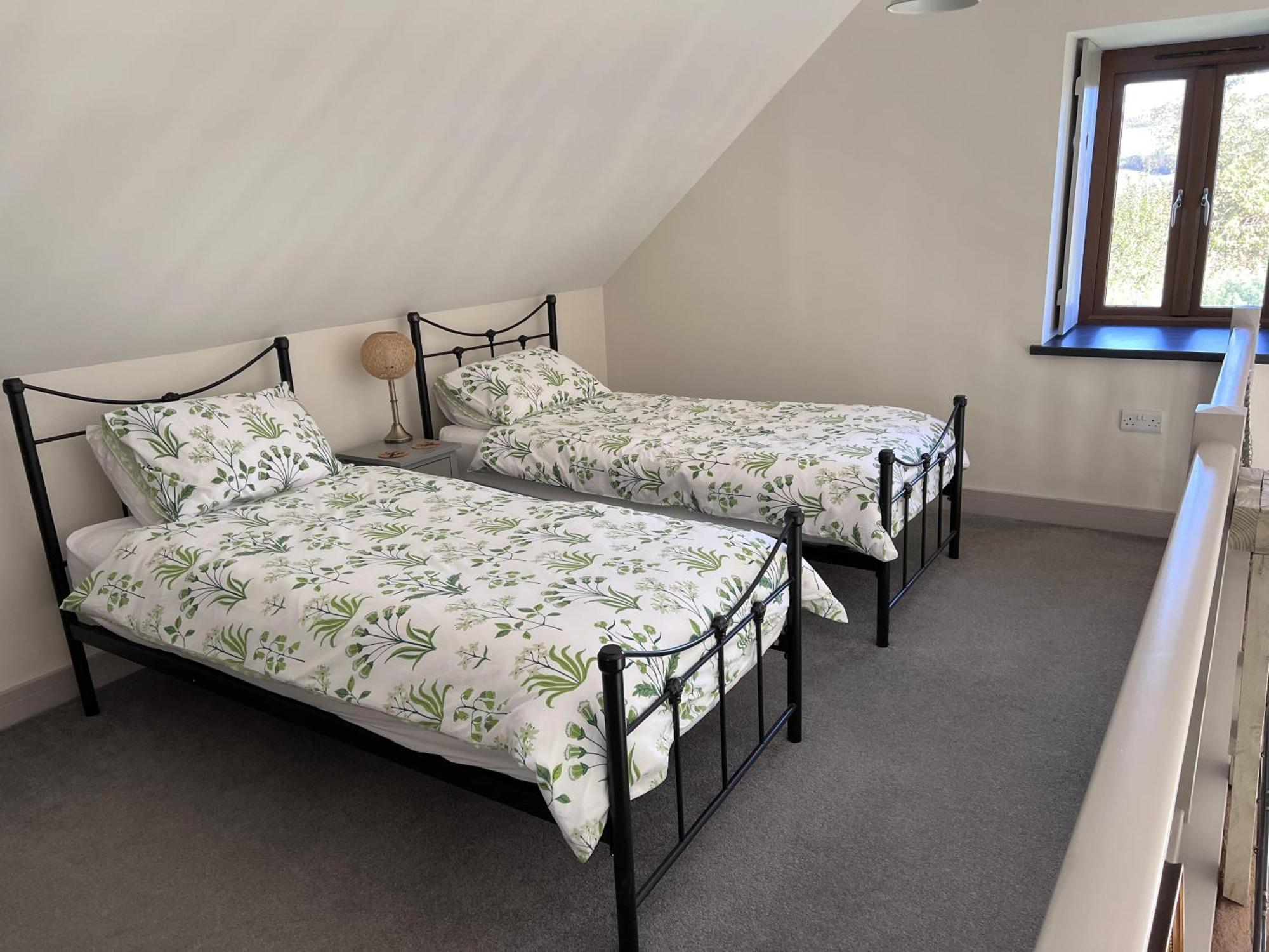 Poachers Hut - Captivating 1-Bed Cottage Shorwell Εξωτερικό φωτογραφία
